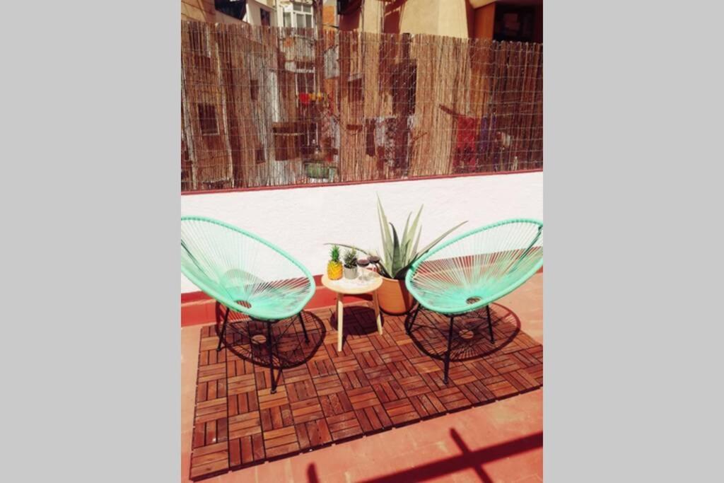 M3 Terrace. Cool Apartment 15 Min Center By Metro Esplugues de Llobregat Kültér fotó