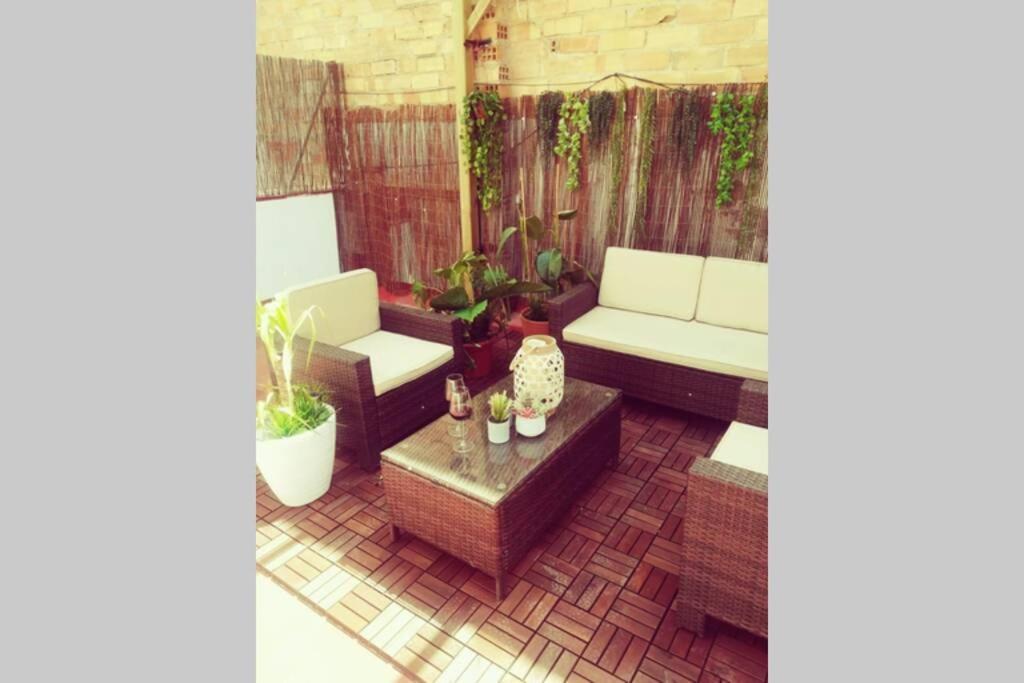 M3 Terrace. Cool Apartment 15 Min Center By Metro Esplugues de Llobregat Kültér fotó