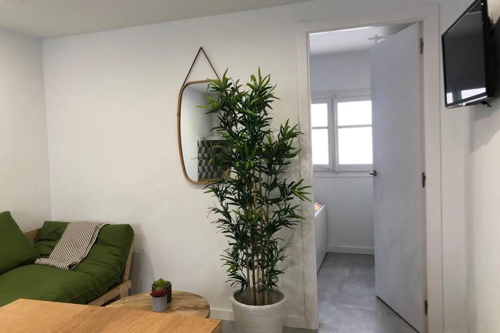 M3 Terrace. Cool Apartment 15 Min Center By Metro Esplugues de Llobregat Kültér fotó